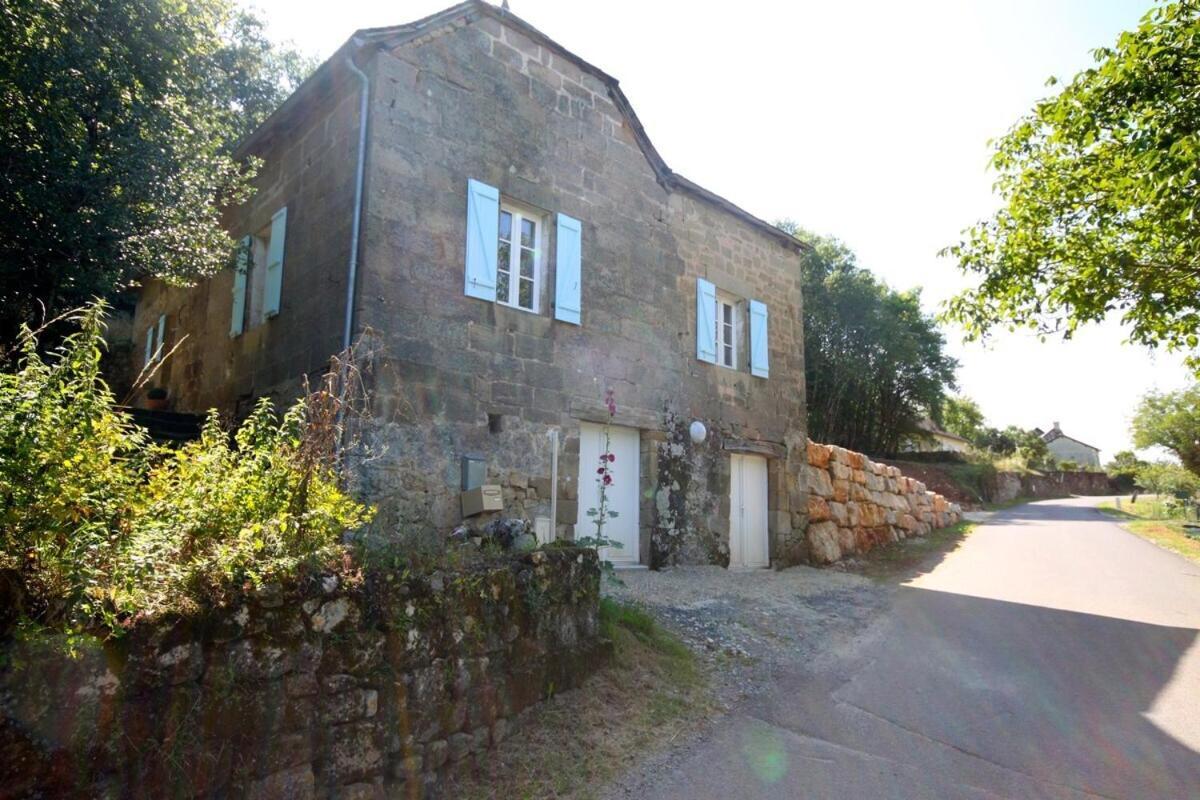Maison De Vacances A Lissac-Sur-Couze Εξωτερικό φωτογραφία